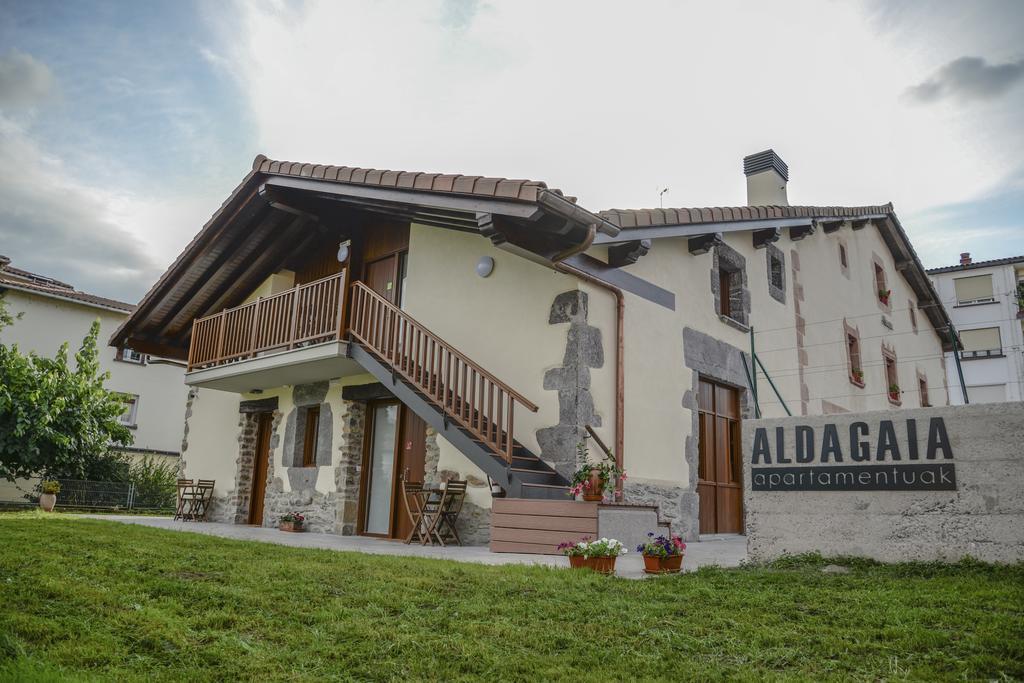 Apartamentos Aldagaia Hernani Chambre photo